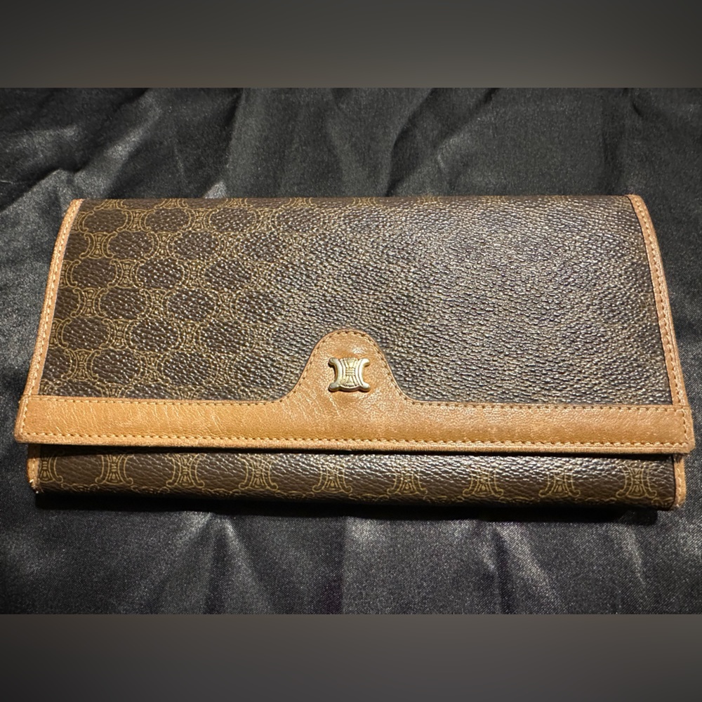 Celine Long Wallet Purse Macadamia Beige Super Clean authentic $1200.00 retail
